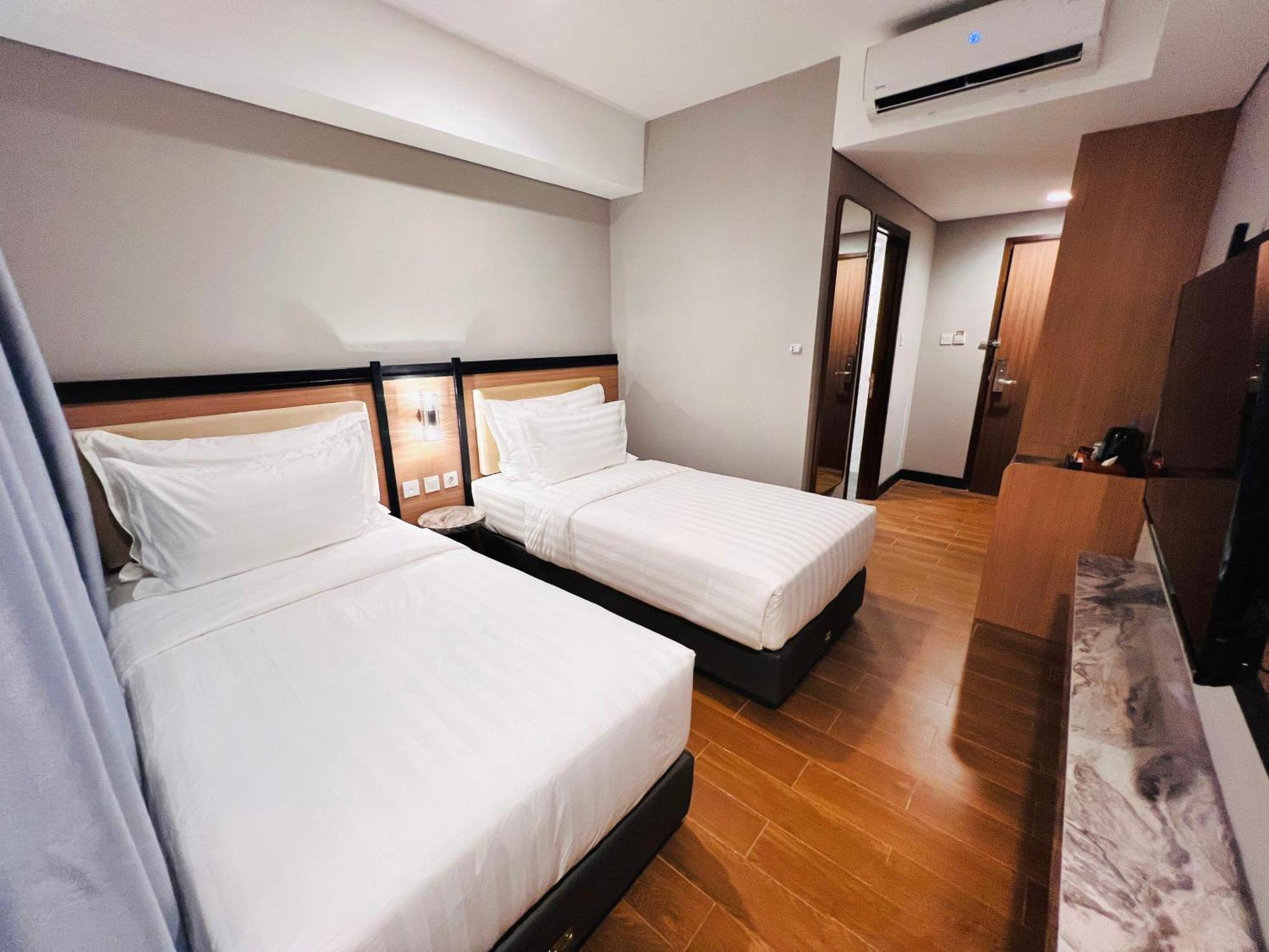D'Primahotel Airport Sultan Hasanuddin Makassar Sudiang Exterior foto