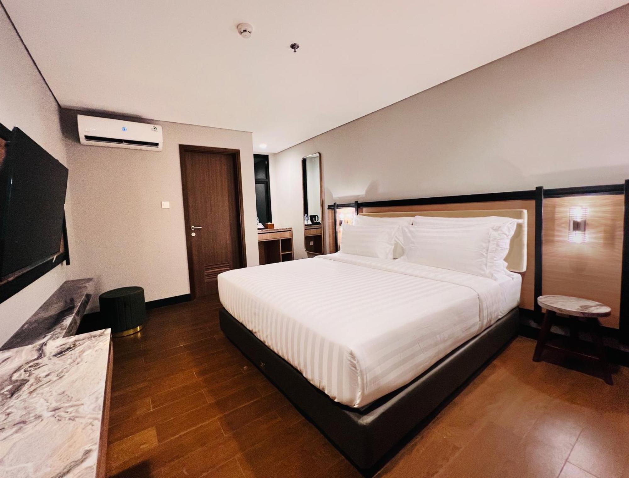 D'Primahotel Airport Sultan Hasanuddin Makassar Sudiang Exterior foto
