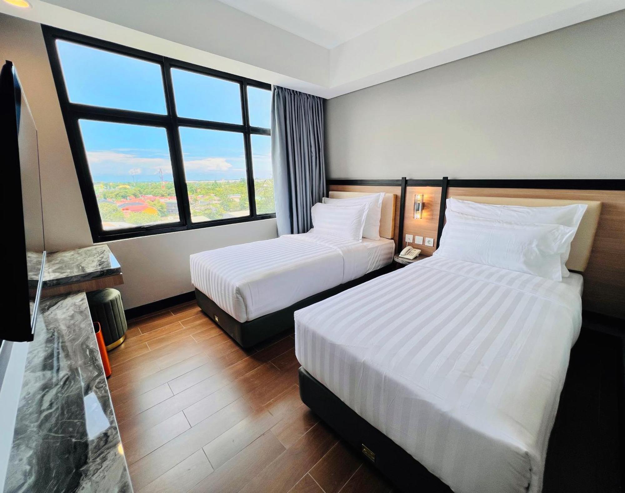 D'Primahotel Airport Sultan Hasanuddin Makassar Sudiang Exterior foto